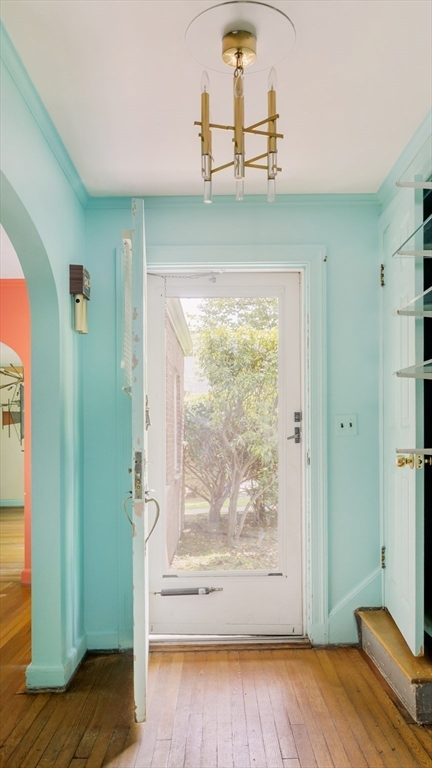77 Jordan Road Brookline, MA 02446 - Photo 3 of 29