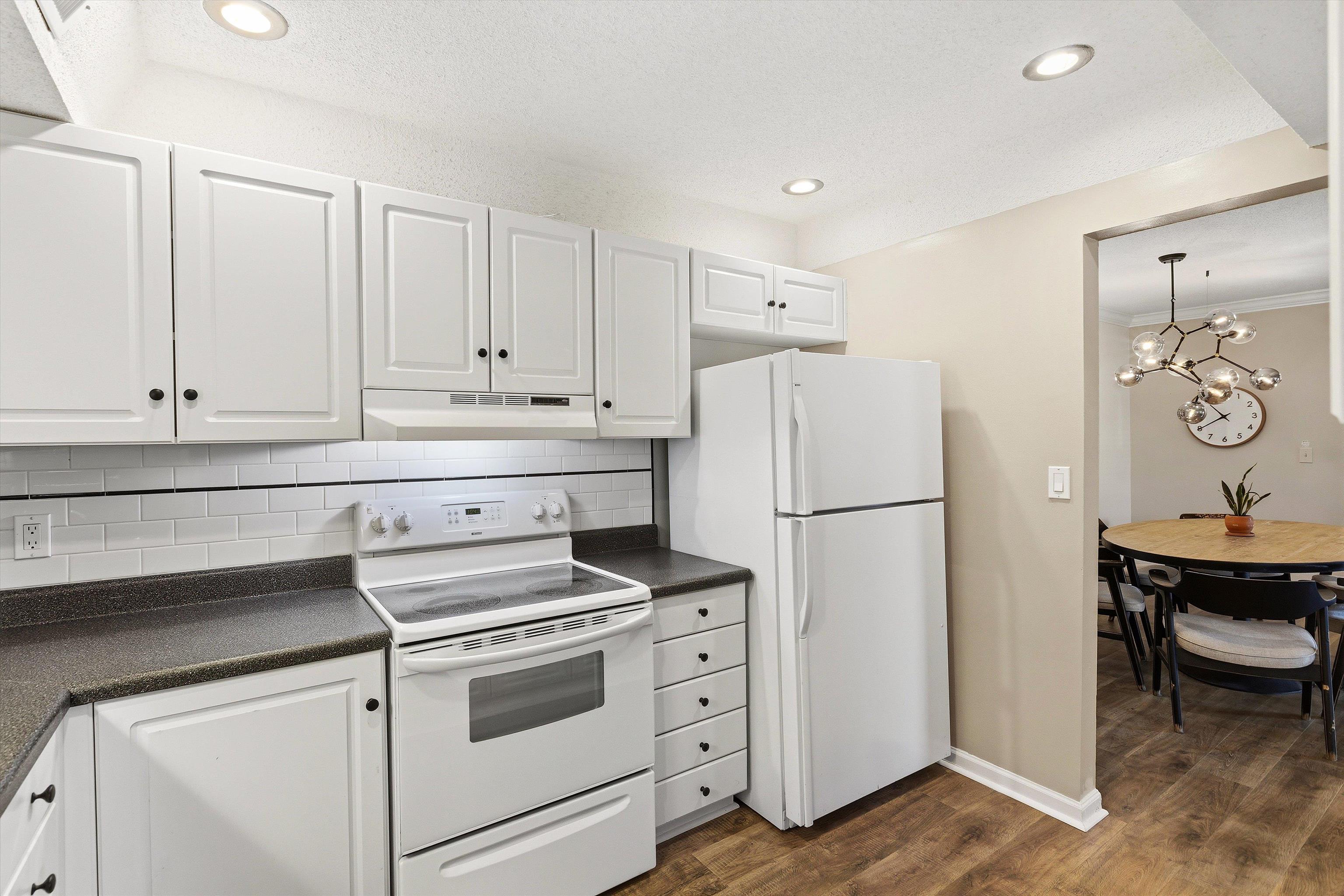 1184 Lynnfield Road, Unit 1 Memphis, TN 38119 - Photo 11 of 28 New flooring and sensible storage that is efficient and practical.
