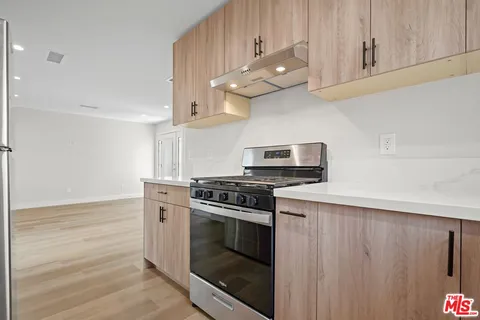 $1,599,000 | 1563 East Elizabeth Street, Pasadena, CA 91104