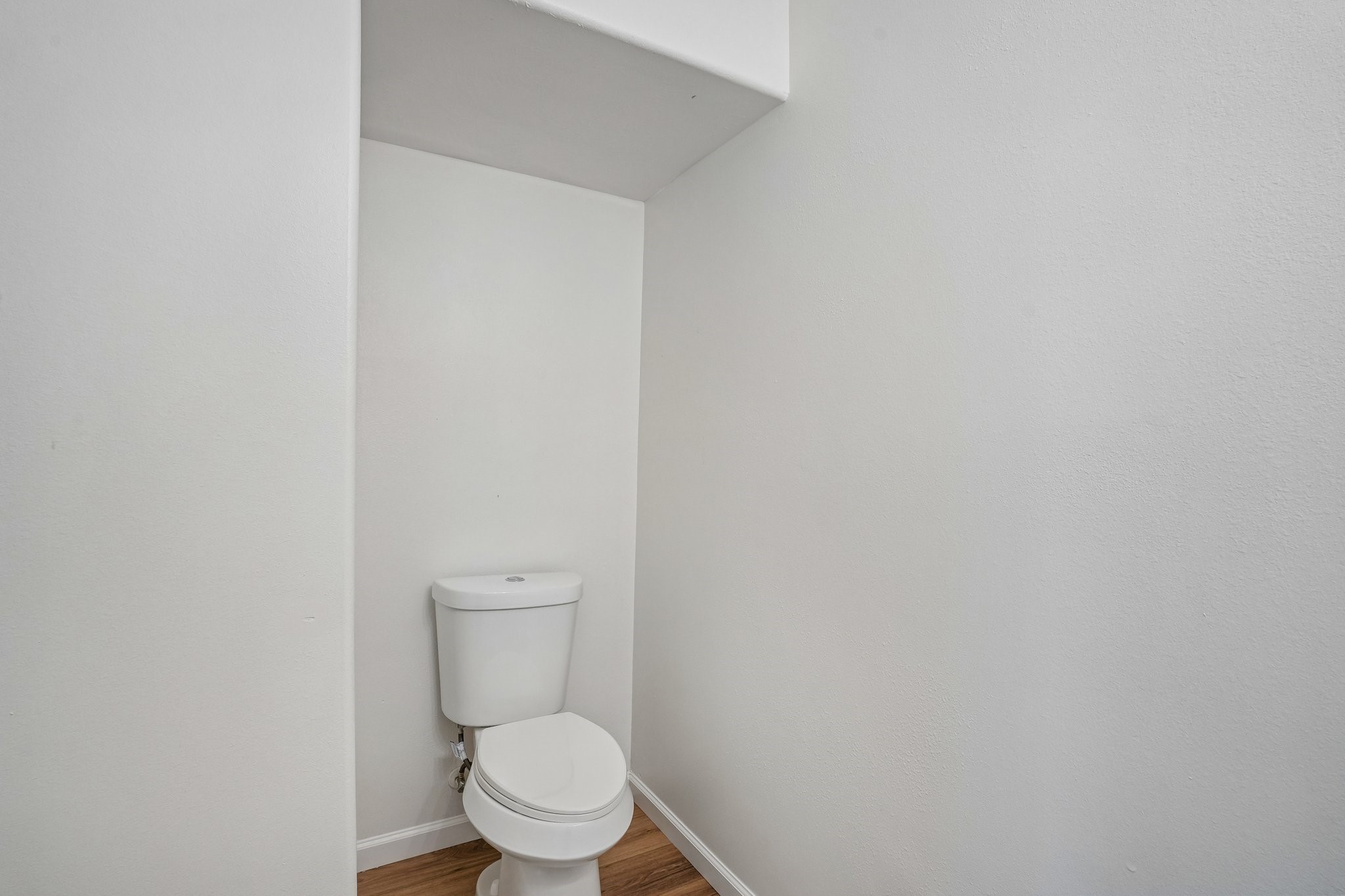 4419 Crossvine Avenue Baytown, TX 77521 - Photo 13 of 38 Half bath.