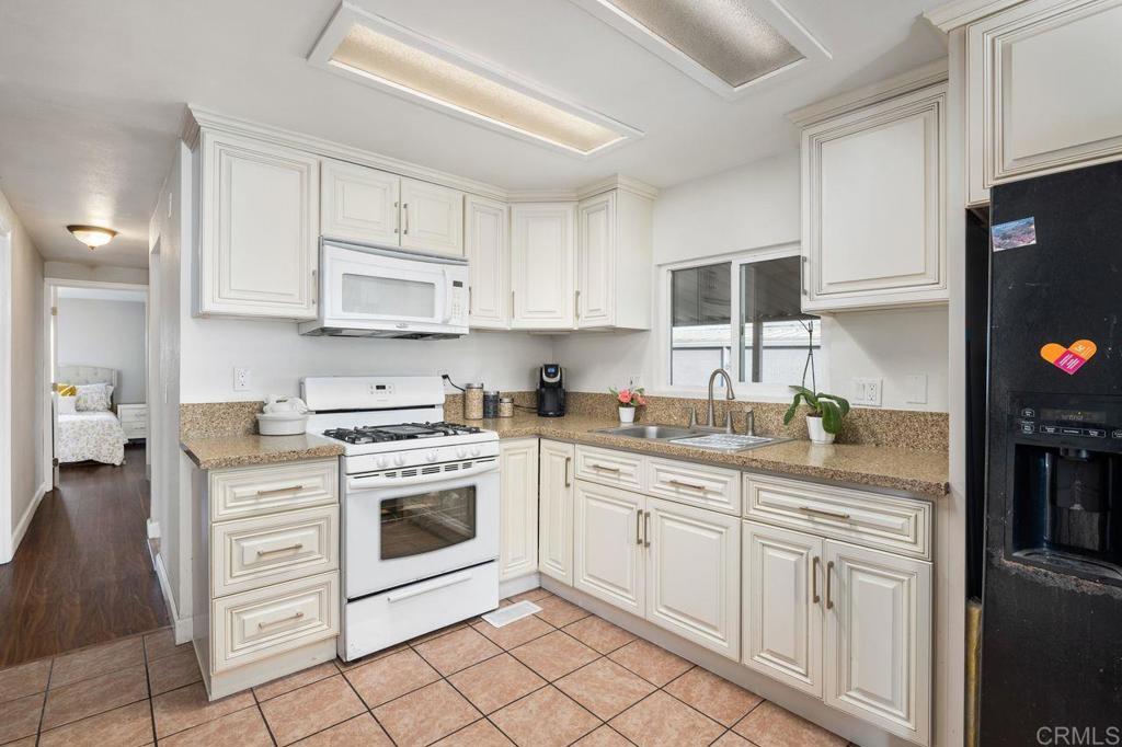 220 Camino Corto, Unit 96 Vista, CA 92083 - Photo 16 of 32