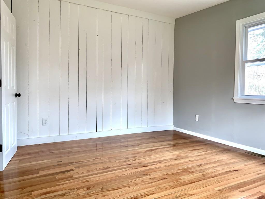 43 Mashapaug Road Sturbridge, MA 01566 - Photo 5 of 16