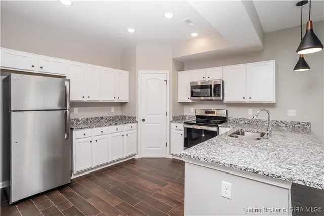 $1,805 | 2070 South Sarah Drive, Jeffersonville, IN 47130