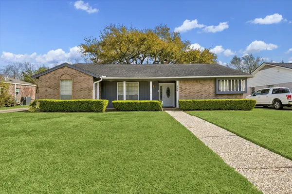 $417,000 | 403 Blue Willow Drive, Houston, TX 77042