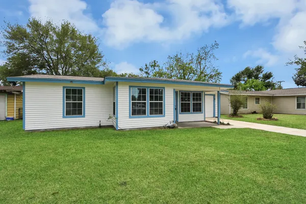 $1,650 | 3511 Palm Avenue, Texas City, TX 77590