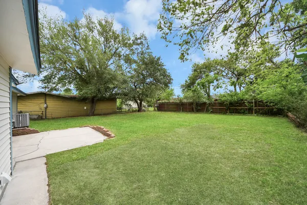 $1,650 | 3511 Palm Avenue, Texas City, TX 77590