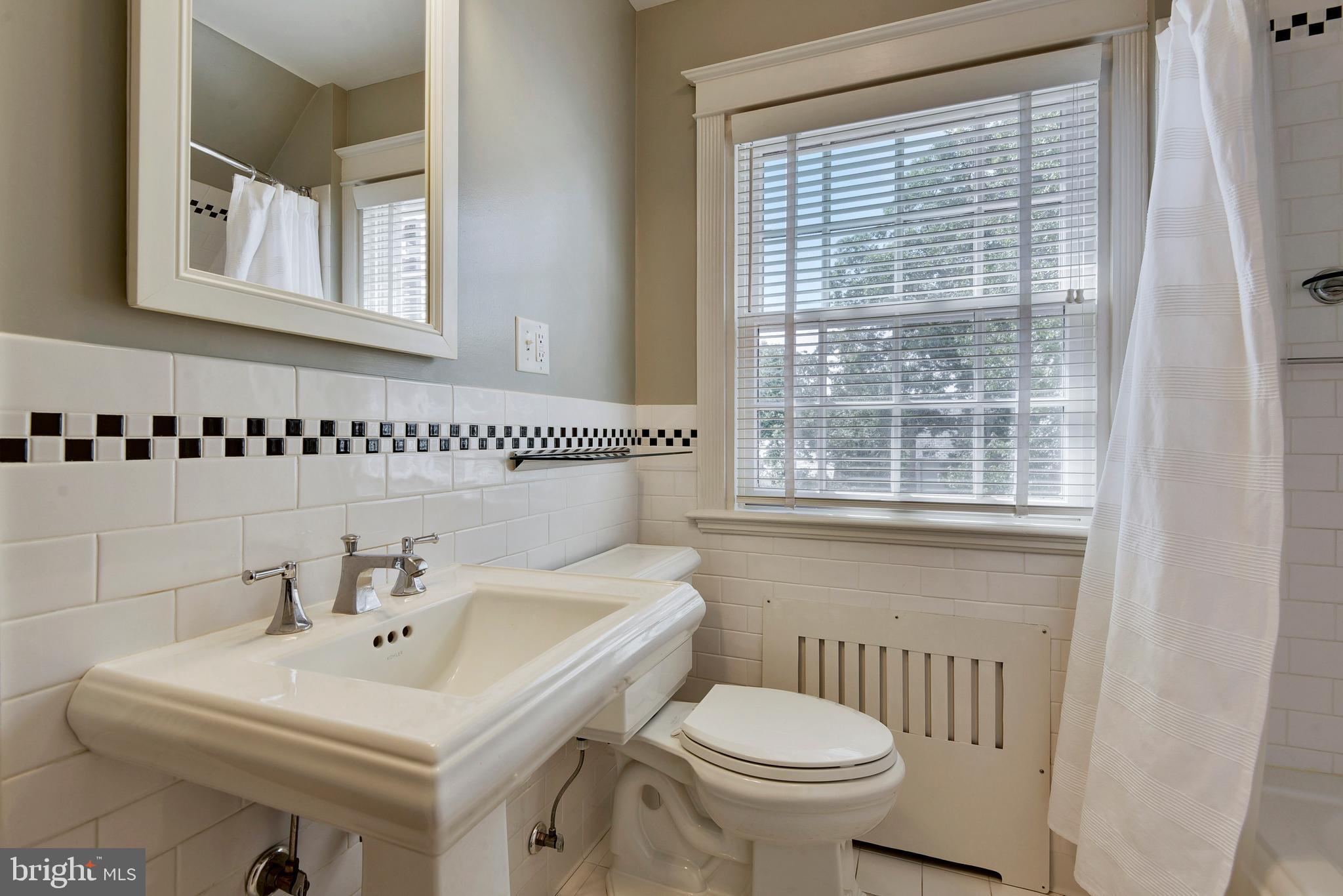 4127 Westview Road Baltimore, MD 21218 - Photo 28 of 43 Bathroom