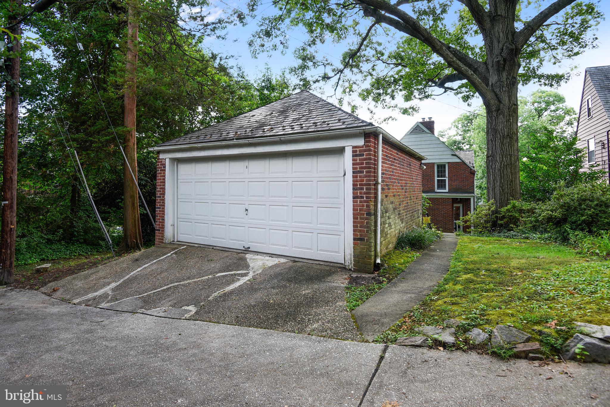 4127 Westview Road Baltimore, MD 21218 - Photo 37 of 43 Two car detached garage