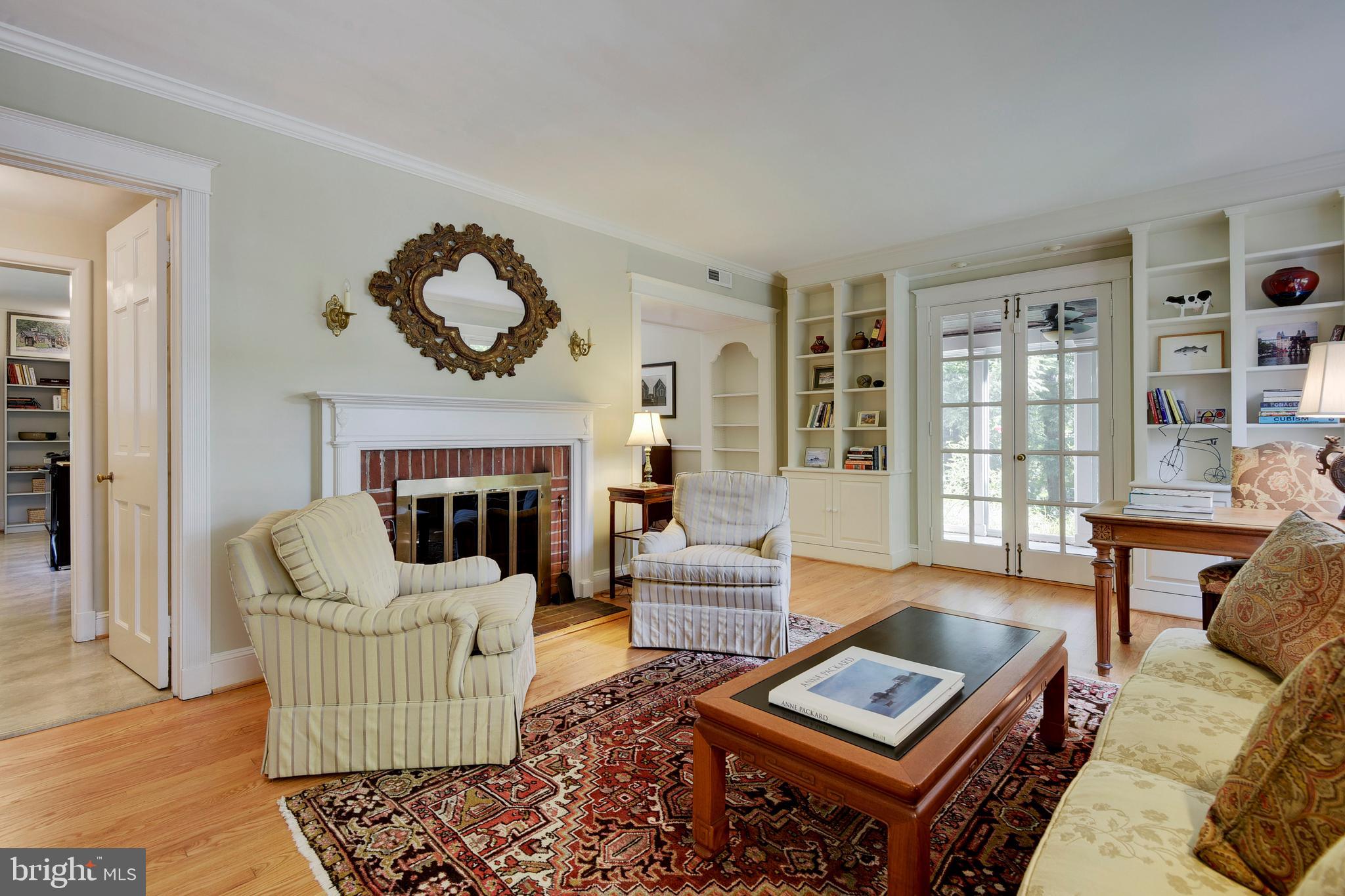 4127 Westview Road Baltimore, MD 21218 - Photo 9 of 43 Living Rm with gas brick fireplace