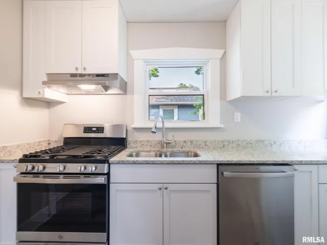 $67,000 | 600 East Virginia Avenue, Peoria, IL 61603