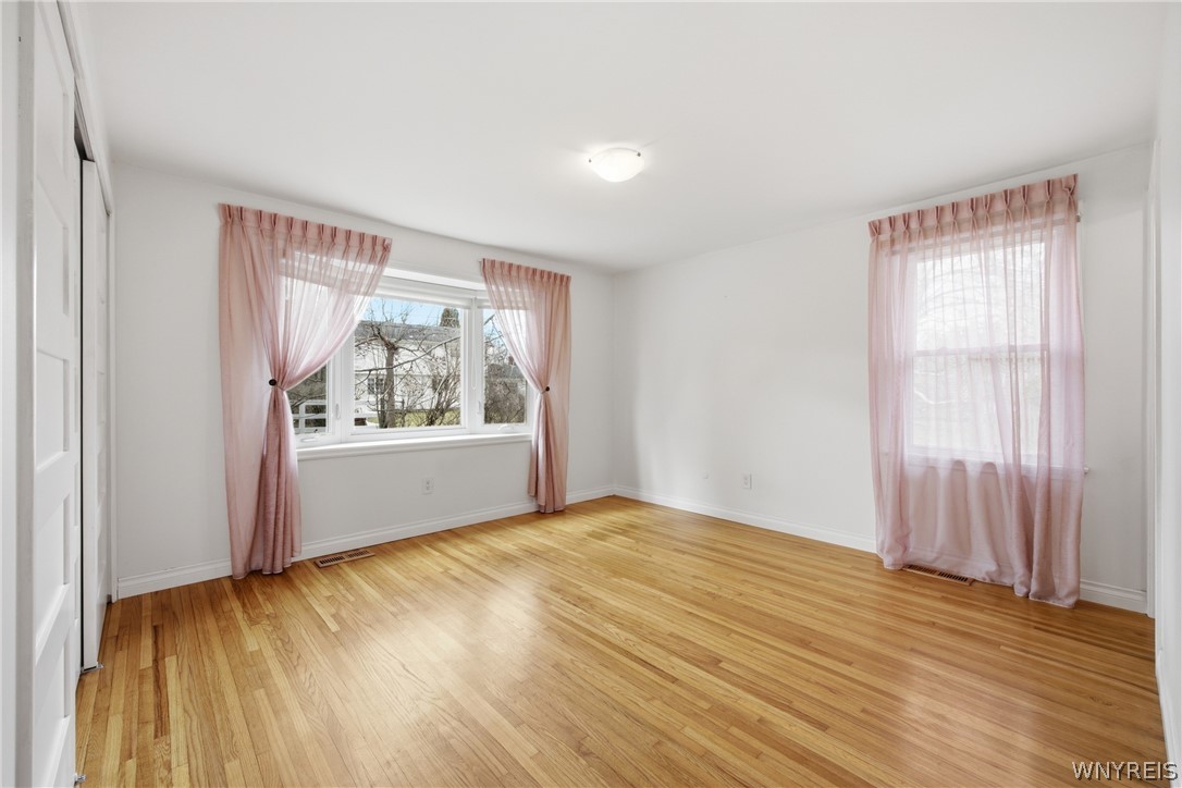 28 Fox Chapel Road Amherst, NY 14221 - Photo 18 of 38