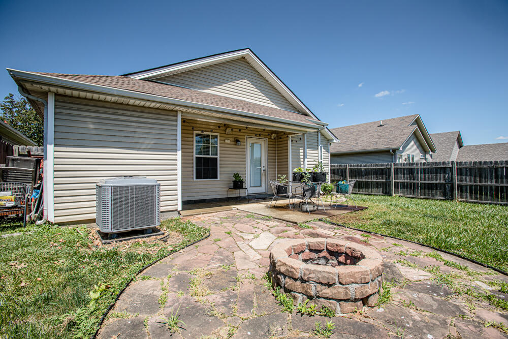 2541 Spring Valley Loop Lexington, KY 40511 - Photo 31 of 33 1F9A1904