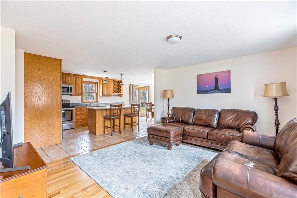 171 Wapping Road Kingston, MA 02364 - Photo 4 of 34 Gallery Image 4