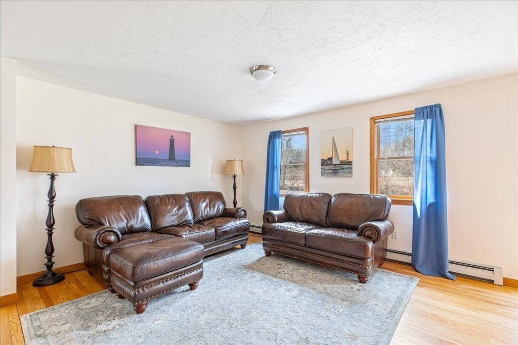 171 Wapping Road Kingston, MA 02364 - Photo 5 of 34 Gallery Image 5