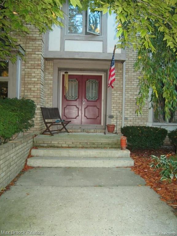 1406 Springwood Lane Rochester Hills, MI 48309 - Photo 2 of 25