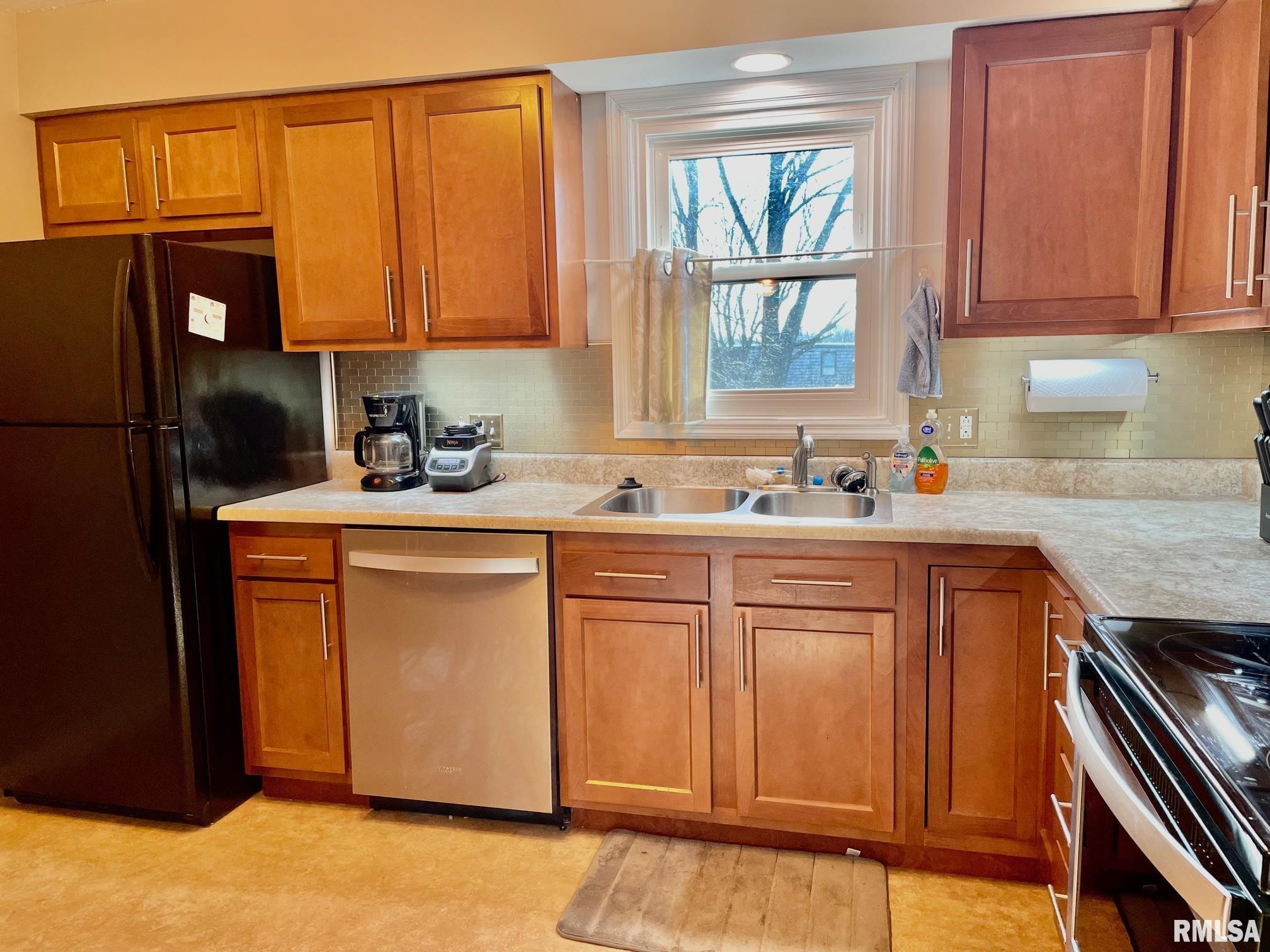 1917 Jeanette Lane, Unit 5 Springfield, IL 62702 - Photo 7 of 17 Gallery Image 7