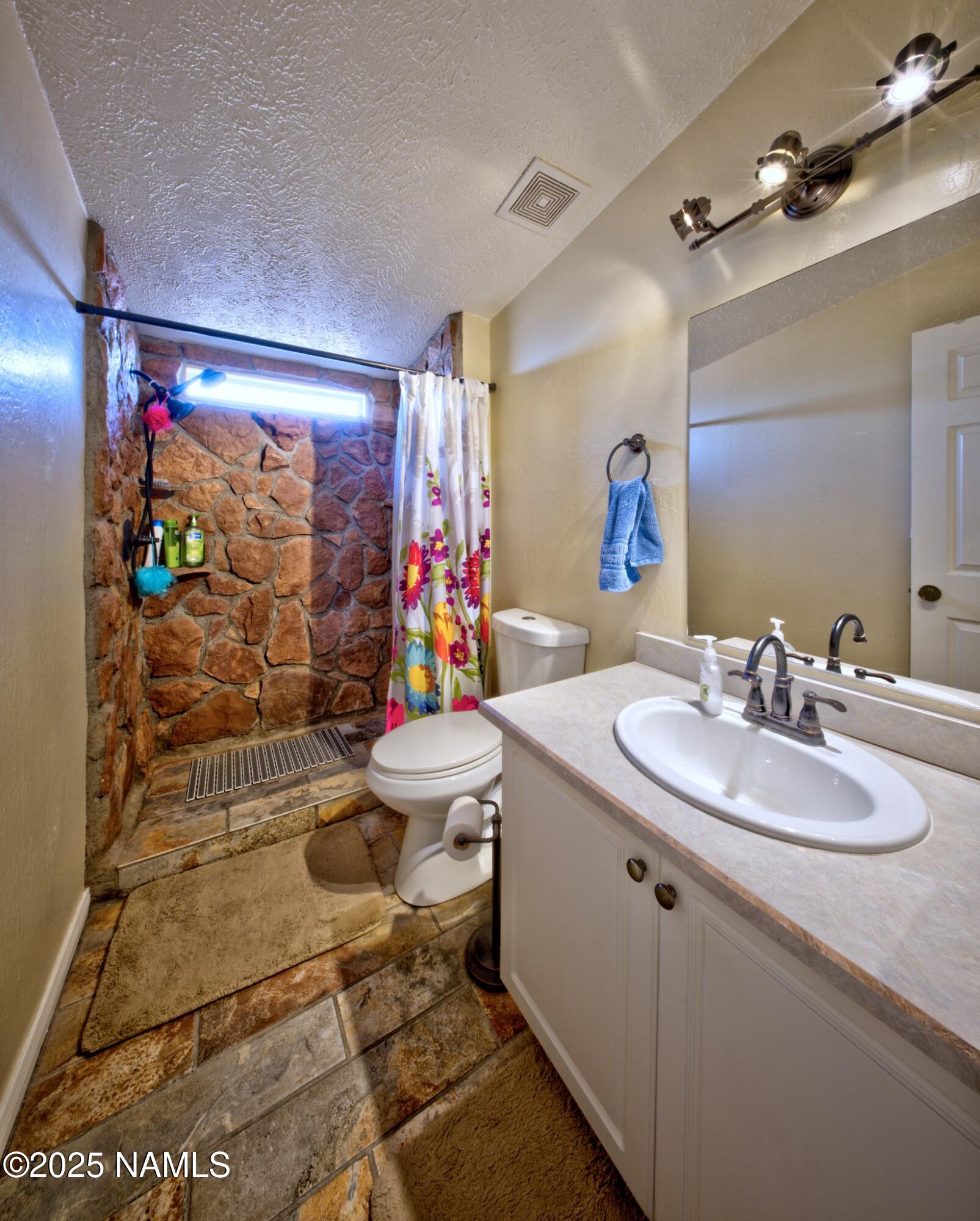 8728 Reata Road Winslow, AZ 86047 - Photo 23 of 31 _0Z81484_5_6_7_8_Balancer (Facebook)
