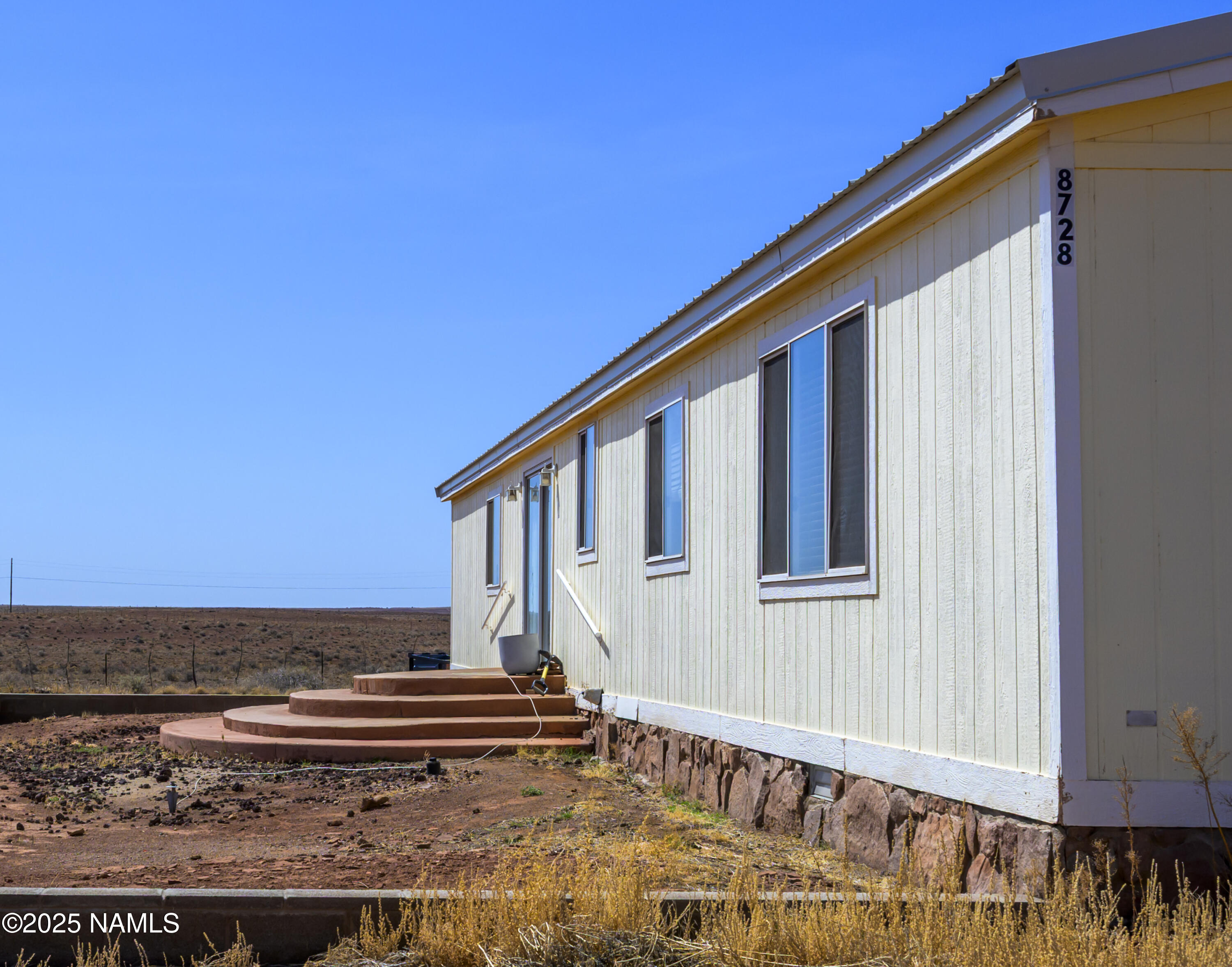 8728 Reata Road Winslow, AZ 86047 - Photo 3 of 31 _0Z81353