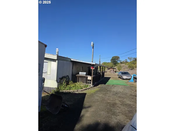 $265,000 | 368 Pleasant Street, Winchester, OR 97495
