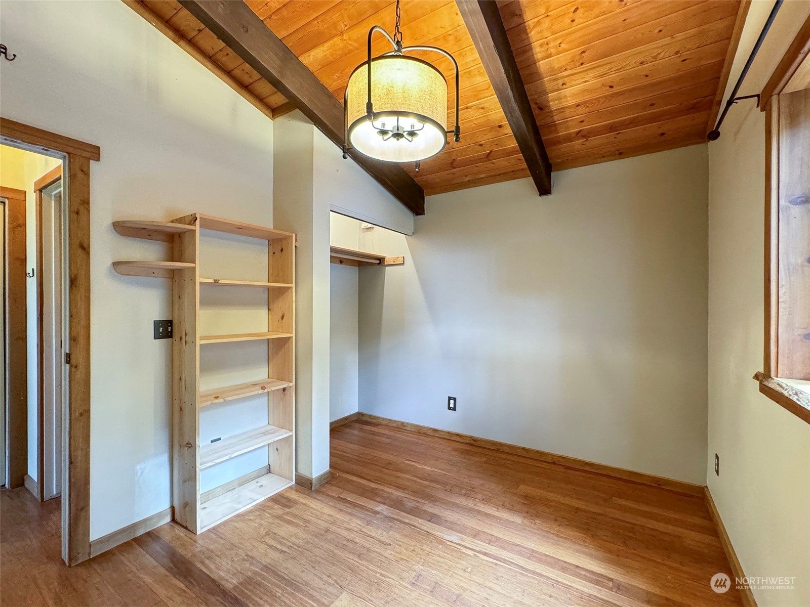 253 Sylvan Ridge Road Sequim, WA 98382 - Photo 18 of 40 a view of a hallway with entryway