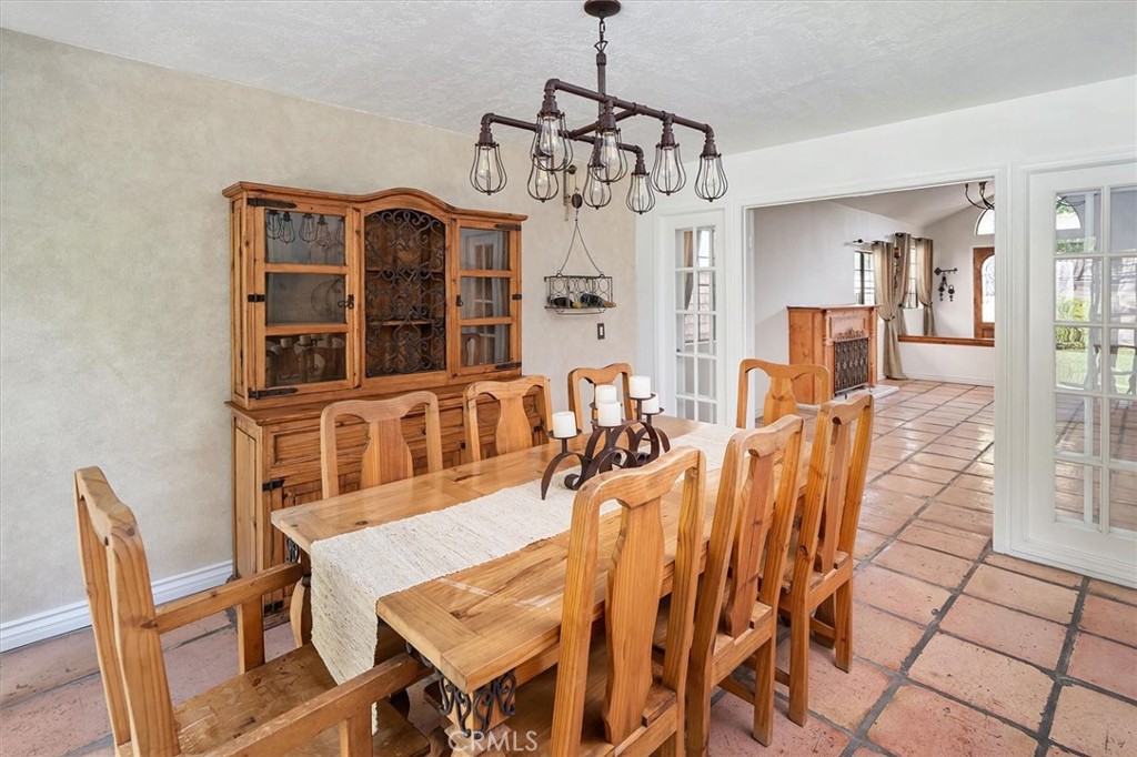 23461 Darcy Lane Newhall, CA 91321 - Photo 17 of 70