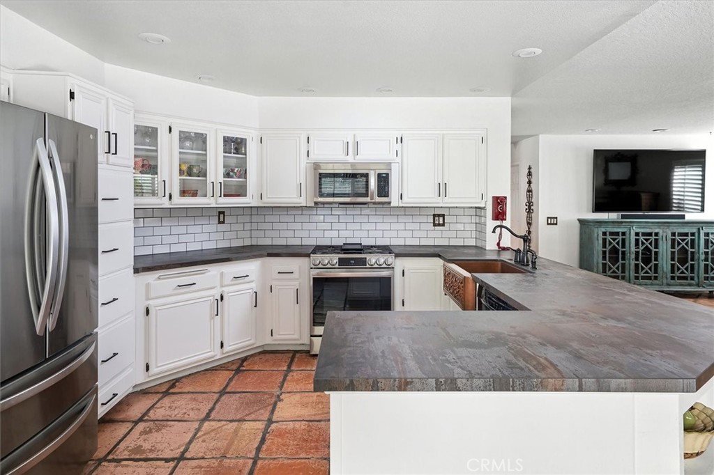 23461 Darcy Lane Newhall, CA 91321 - Photo 20 of 70