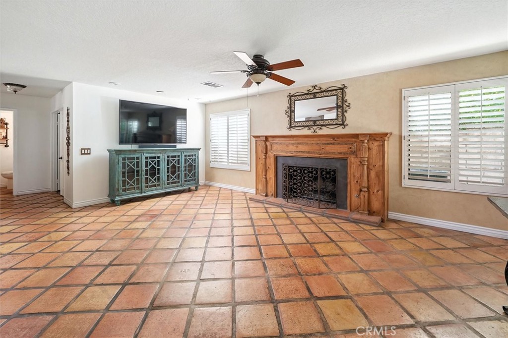 23461 Darcy Lane Newhall, CA 91321 - Photo 27 of 70