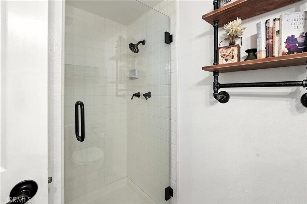 23461 Darcy Lane Newhall, CA 91321 - Photo 31 of 70