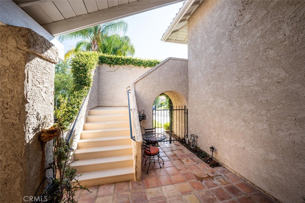 23461 Darcy Lane Newhall, CA 91321 - Photo 8 of 70