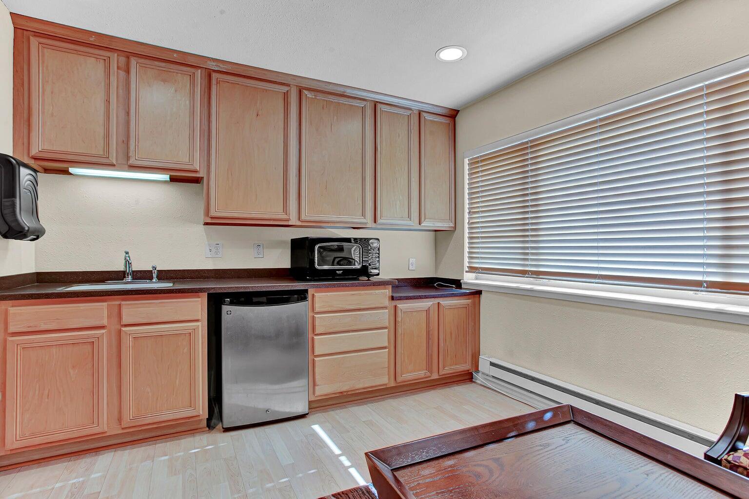 1108 North Milwaukee Street, Unit 320 Milwaukee, WI 53202 - Photo 29 of 32 Community room