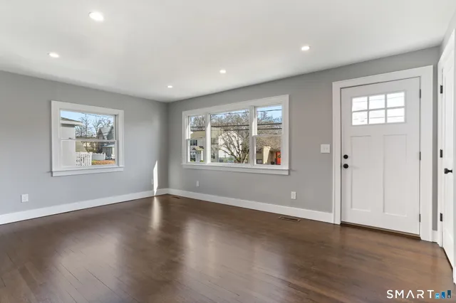 $2,700 | 35 Euclid Avenue, Unit A, Stamford, CT 06902