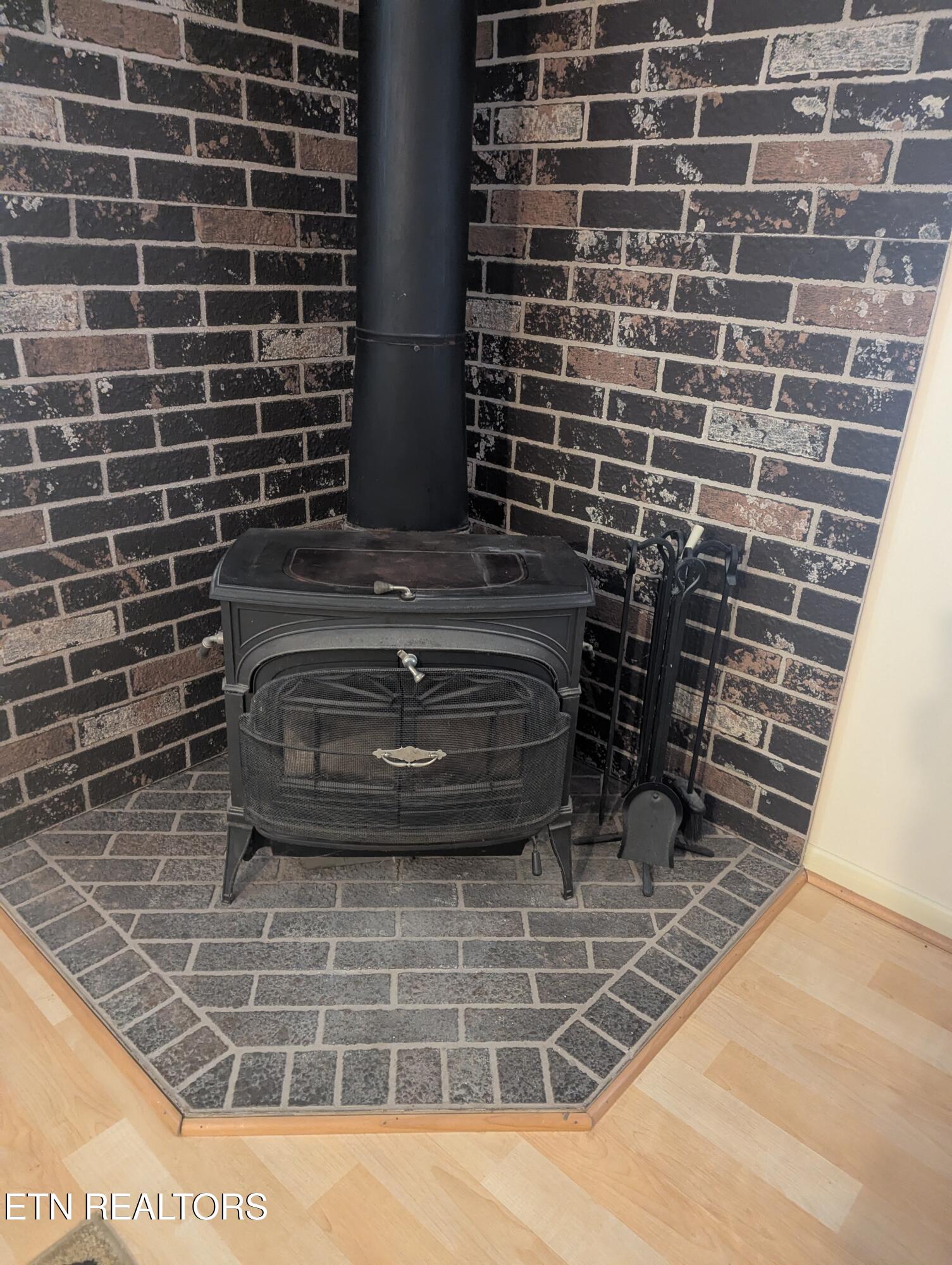 1729 Huckleberry Road Monterey, TN 38574 - Photo 5 of 47 PXL_20250927_194329871.MP