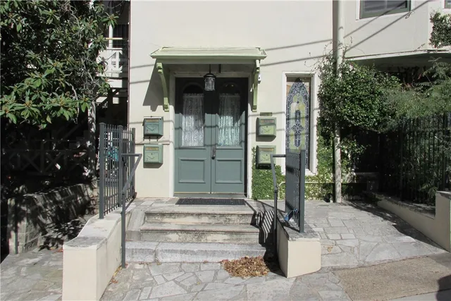 $1,700 | 800 San Antonio Street, Unit 6, Austin, TX 78701