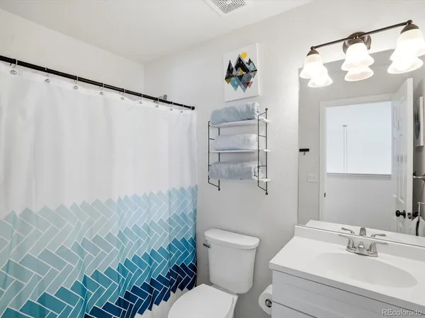 $585,000 | 9860 Aftonwood Street, Highlands Ranch, CO 80126