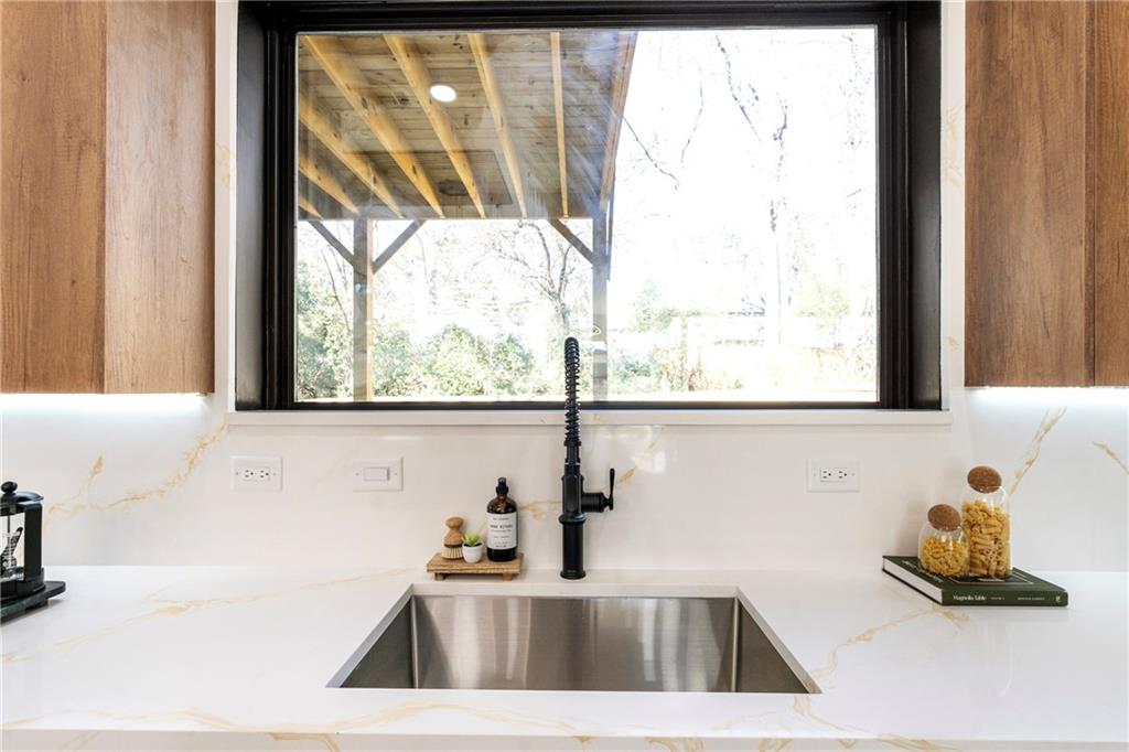 2986 San Jose Drive Decatur, GA 30032 - Photo 18 of 71