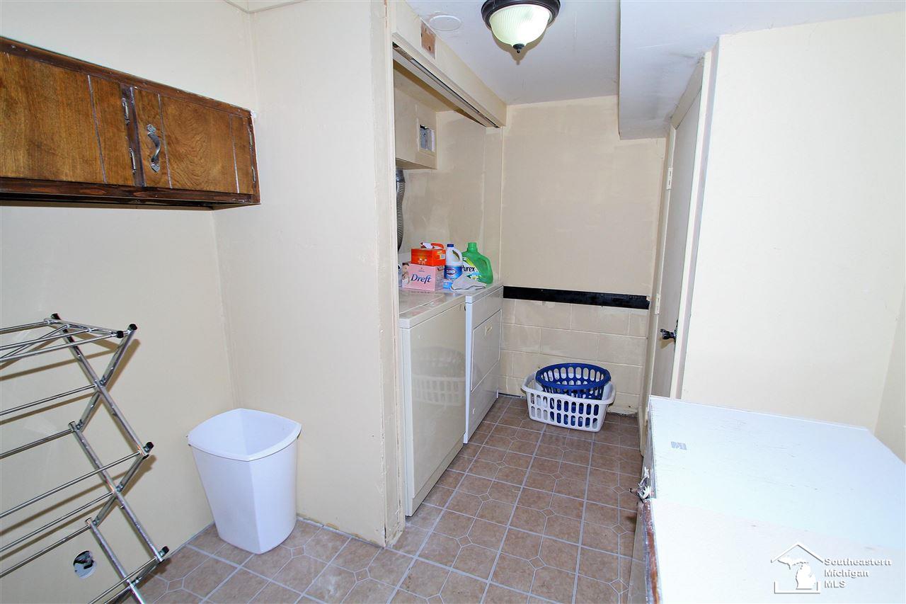 28375 Waltz Road New Boston, MI 48164 - Photo 39 of 46 50044486-38.JPG