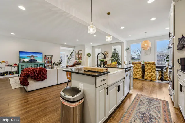 $669,995 | 8650 Anderson Avenue, Marshall, VA 20115