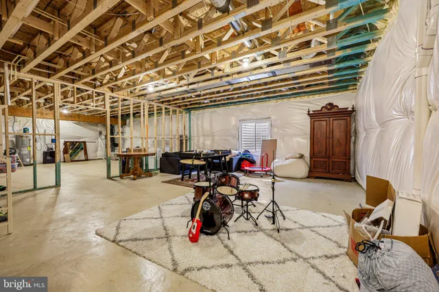 $669,995 | 8650 Anderson Avenue, Marshall, VA 20115