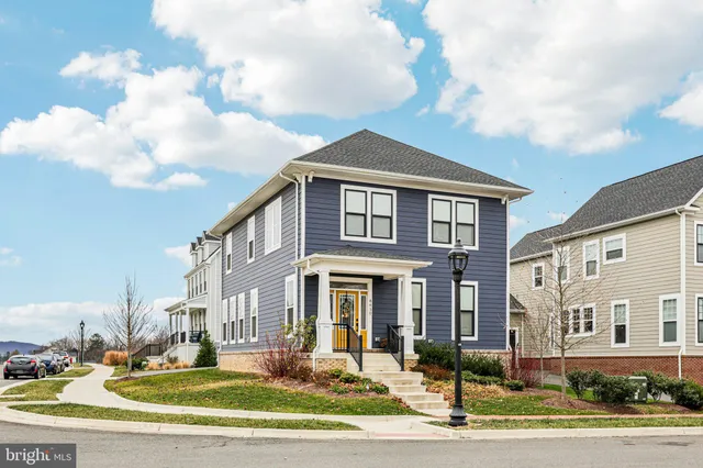 $669,995 | 8650 Anderson Avenue, Marshall, VA 20115