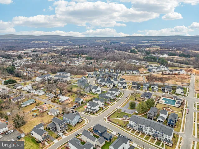 $669,995 | 8650 Anderson Avenue, Marshall, VA 20115