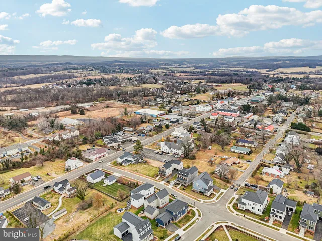 $669,995 | 8650 Anderson Avenue, Marshall, VA 20115