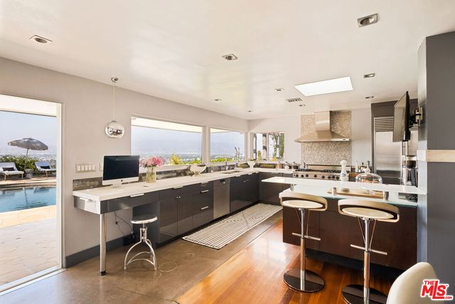 $7,000,000 | 11531 Amanda Drive, Studio City, CA 91604