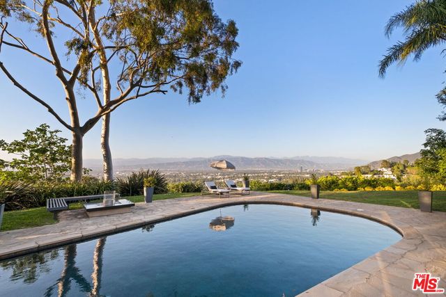 $7,000,000 | 11531 Amanda Drive, Studio City, CA 91604