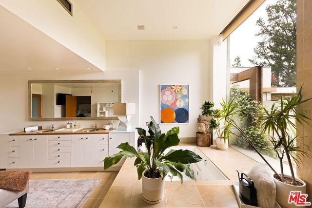 $7,000,000 | 11531 Amanda Drive, Studio City, CA 91604