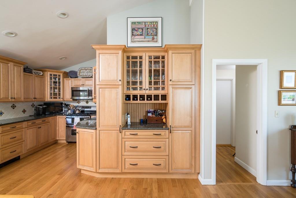122 Emery Road Marshfield, MA 02050 - Photo 5 of 35 Gallery Image 5