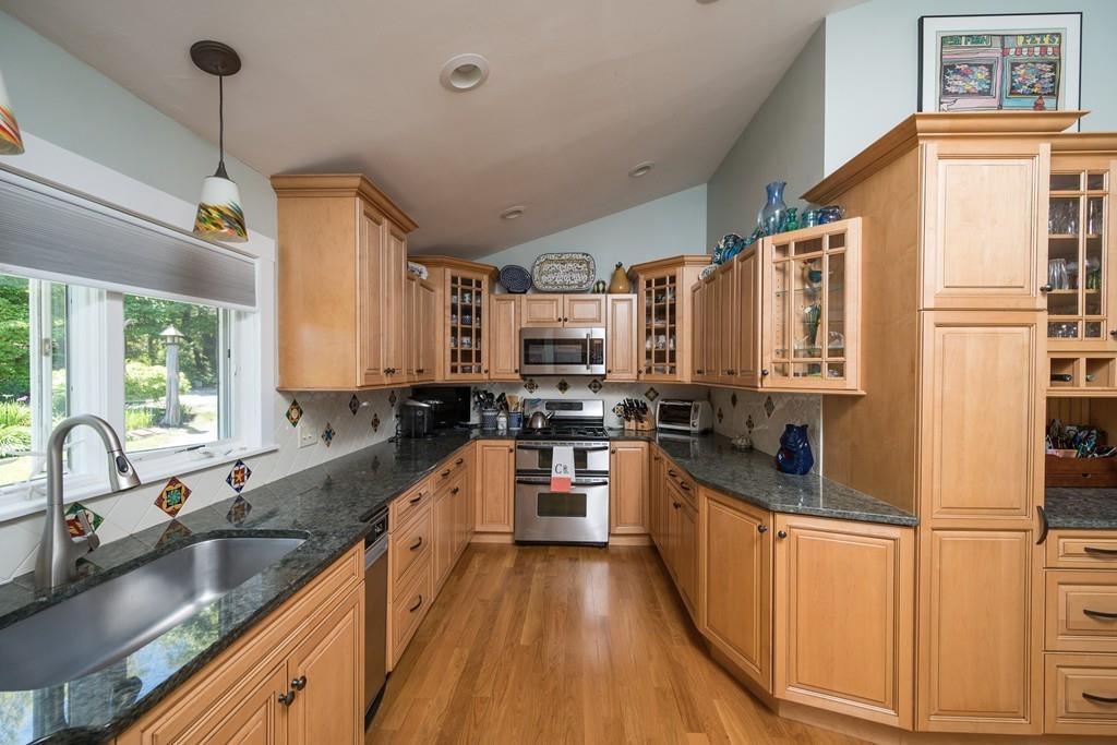 122 Emery Road Marshfield, MA 02050 - Photo 6 of 35 Gallery Image 6