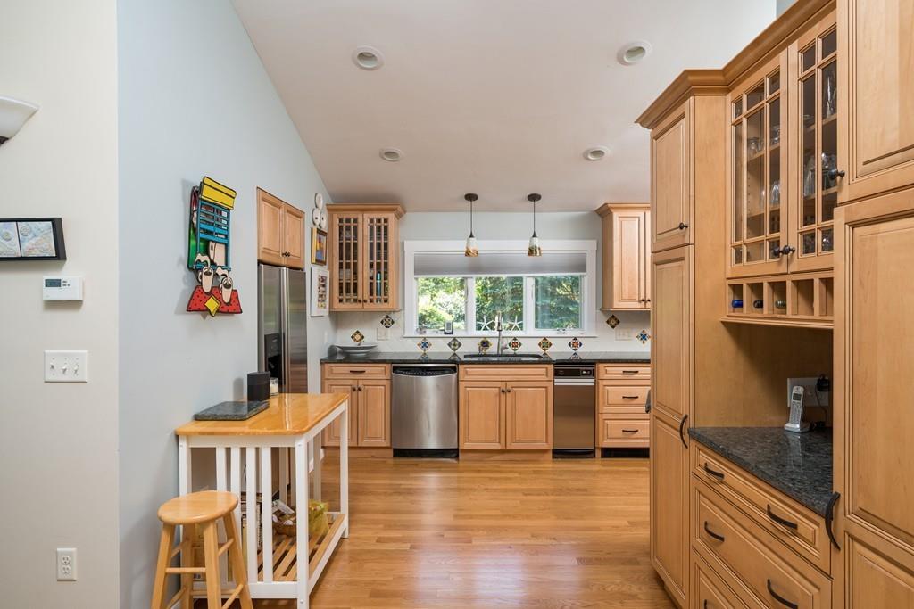 122 Emery Road Marshfield, MA 02050 - Photo 7 of 35 Gallery Image 7