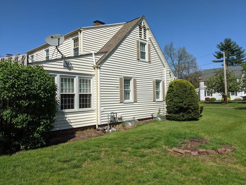 26 Arlington Road Longmeadow, MA 01106 - Photo 3 of 13 Gallery Image 3