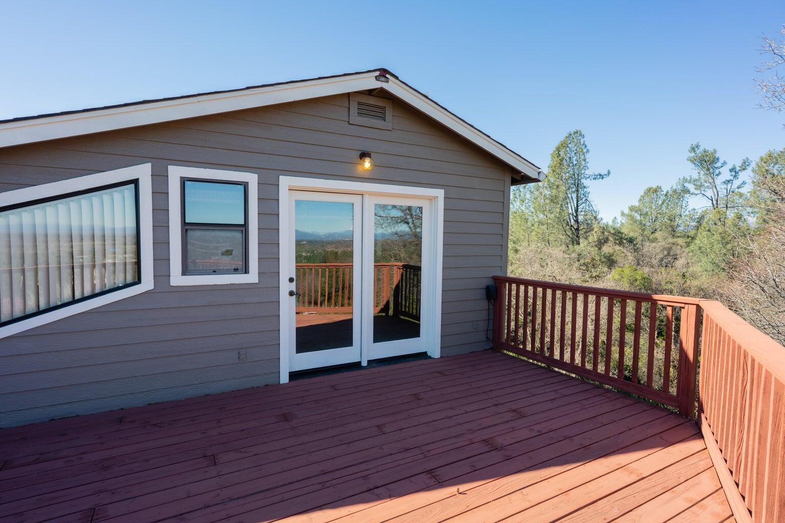 7440 Happy Valley Road Anderson, CA 96007 - Photo 44 of 55 Upper deck