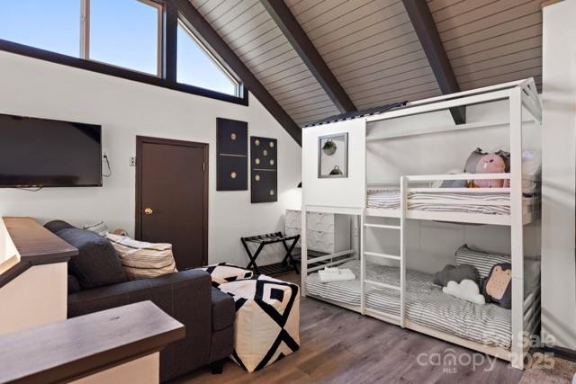 105 Beechtop Road Beech Mountain, NC 28604 - Photo 26 of 42 a living room with furniture